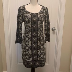 Medallion pattern black and gray dress